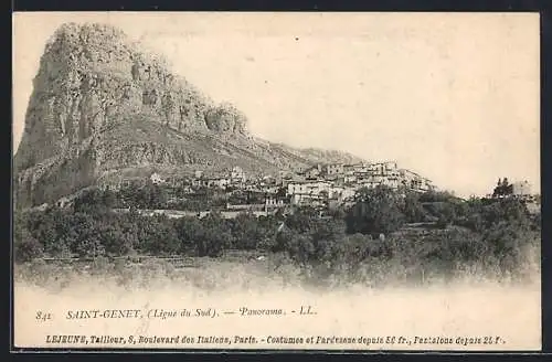 AK Saint-Genet, Panorama de la ville et de la colline majestueuse