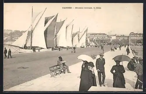 AK Cannes, Bateaux de plaisance à la jetée