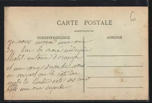 AK Le Bar-sur-Loup, Vue générale sur la Route du Loup et le moulin sur la colline