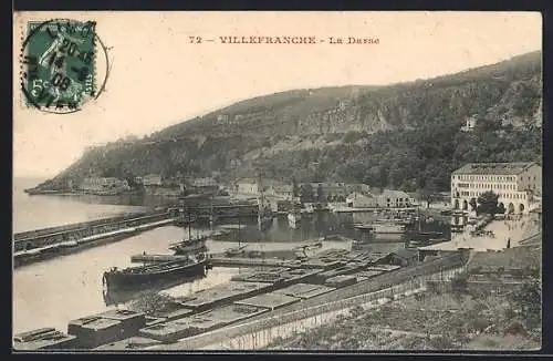 AK Villefranche, La Darse avec bateaux et quai animé