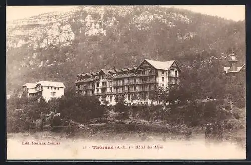 AK Thorenc, Hôtel des Alpes face aux montagnes majestueuses