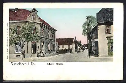 Goldfenster-AK Vieselbach i. Th., Erfurter Strassse und Gasthaus mit leuchtenden Fenstern