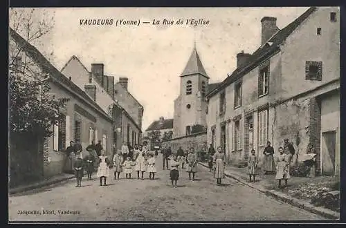 AK Vaudeurs, La Rue de l`Église