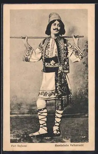 AK Port National, Junger Mann in rumänischer Volkstracht