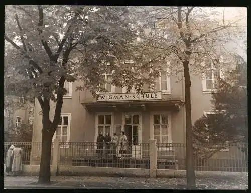 4 Fotografien Agentur Schostal, Ansicht Dresden, Mary Wigman Tanzschule in der Bautzner Str. 107, Ausdruckstanz
