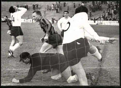 Fotografie Herbert Mehrens, Frankfurt / Main, Fussballspiel Eintracht gegen Reutlingen, Endstand 2:2