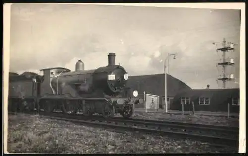 Fotografie britische Eisenbahn, Dampflok mit Kohletender