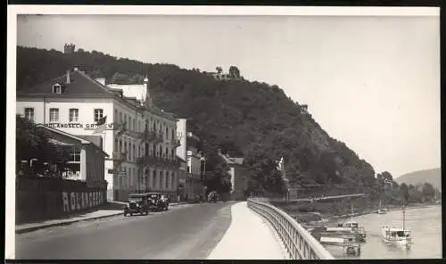 Fotografie unbekannter Fotograf, Ansicht Rolandseck, Strassenpartie mit Hotel Rolandseck und Rhein Hotel Anker