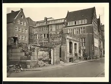 Fotografie unbekannter Fotograf, Ansicht Bremen, Martinistrasse mit eingestürztem Haus