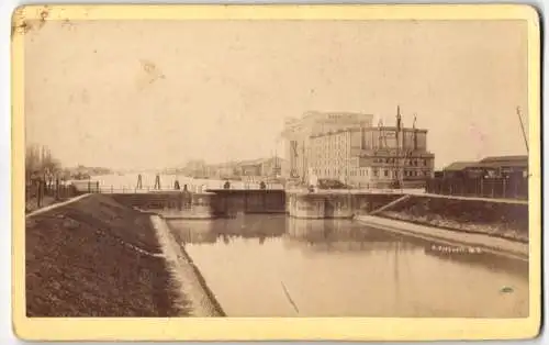 Fotografie H. Klebusch, Ansicht Mannheim, Schleuse mit Blick nach dem Mannheimer Lagerhaus-Gesellschaft