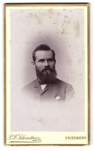 Fotografie P.F. Schmittner, Friedberg, Metzgergasse 11, Porträt eines eleganten Herrn