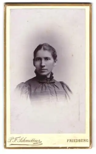 Fotografie P. F. Schmittner, Friedberg, Metzgergasse 11, Porträt einer Frau