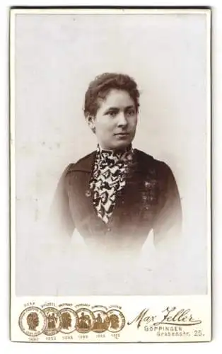 Fotografie Max Zeller, Göppingen, Grabenstr. 25, Porträt einer Dame