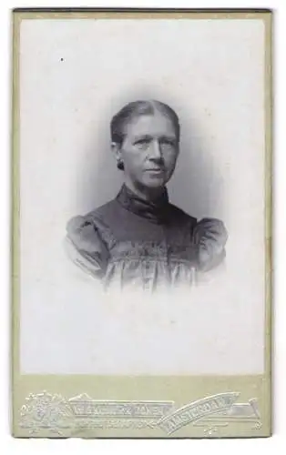 Fotografie W. G. Kuijer & Zonen, Amsterdam, Westermarkt 19, Porträt einer Dame
