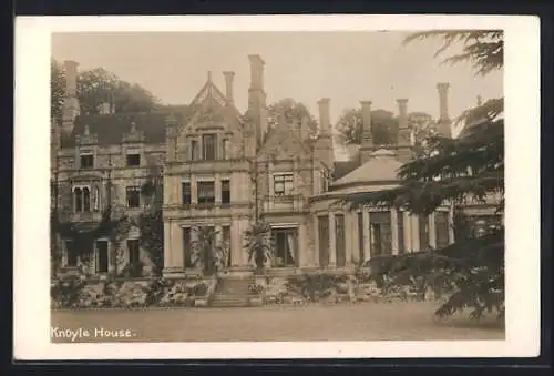 AK East Knyole, Knoyle House