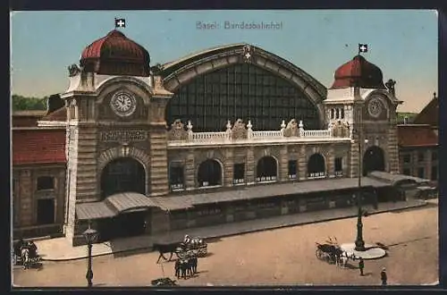 AK Basel, Bundesbahnhof mit Strassenpartie