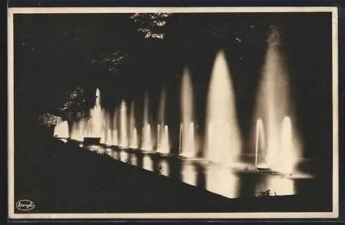 AK Dresden, Internationale Hygiene-Ausstellung 1931, Die Hundertbrunnenstrasse bei Nacht