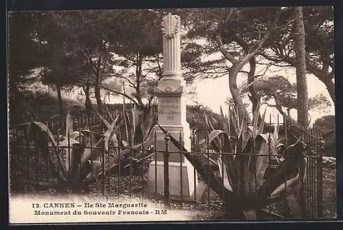 AK Cannes, Monument du Souvenir Francais sur l`île Sainte-Marguerite