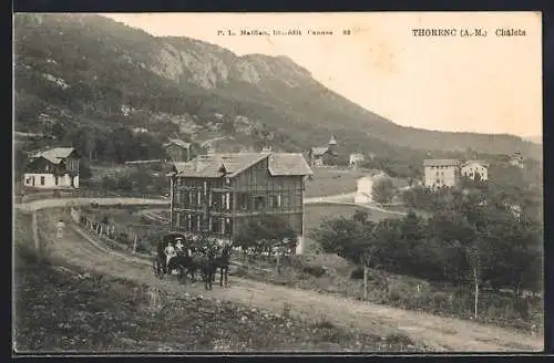 AK Thorenc, Chalets et paysage montagnard avec calèche sur le chemin