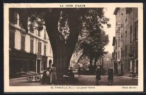 AK Vence, La place Thiers avec grand arbre et passants