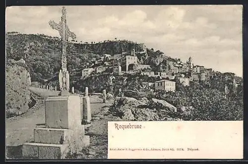AK Roquebrune, Vue du village avec croix en premier plan