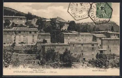 AK Spéracèdes, Côté est des maisons en pierre dans les Alpes-Maritimes