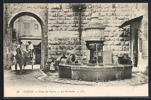 AK Vence, Place du Peyra, La Fontaine