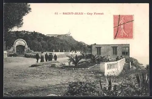 AK Saint-Jean-Cap-Ferrat, Promenade avec vue sur le portail et la végétation