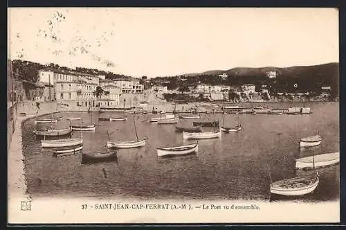 AK Saint-Jean-Cap-Ferrat, Le port vu d`ensemble avec barques amarrées
