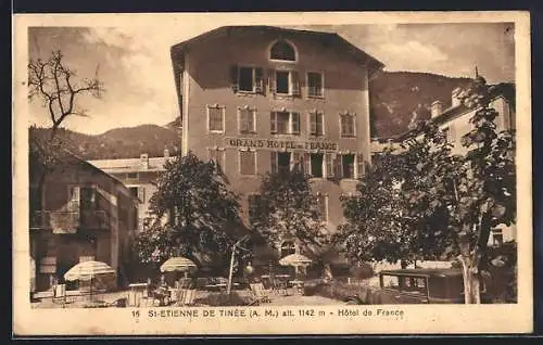 AK Saint-Étienne-de-Tinée, Grand Hôtel de France et terrasse ombragée