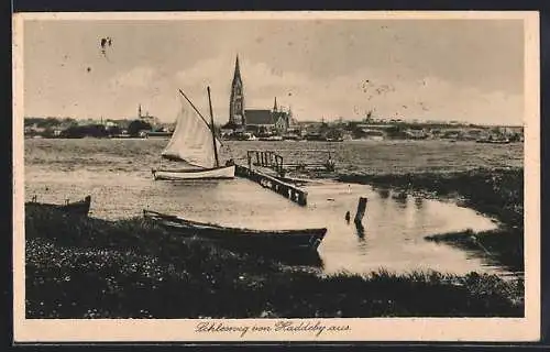 AK Schleswig, Teilansicht von Haddeby aus, Segelboot am Steg