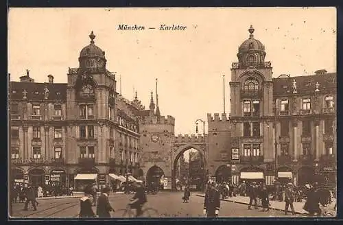 AK München, Belebte Strassen beim Karlstor