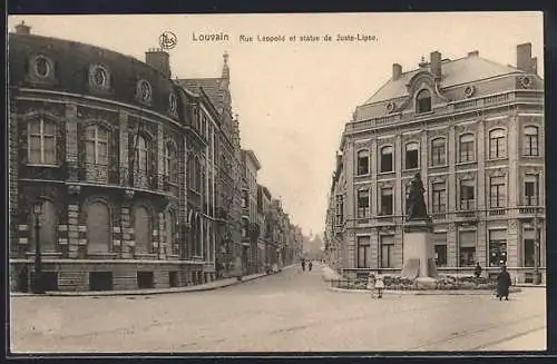 AK Louvain, Rue Leopold et Statue de Juste-Lipse