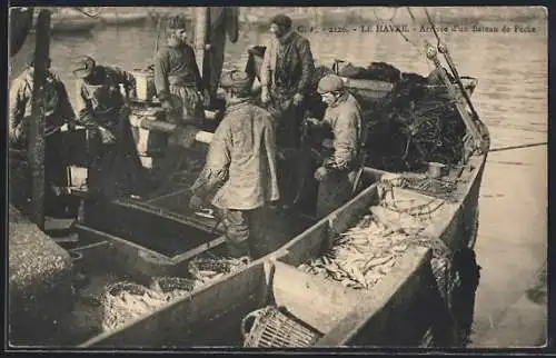 AK Le Havre, Arrivée d`un Bateau de Peche