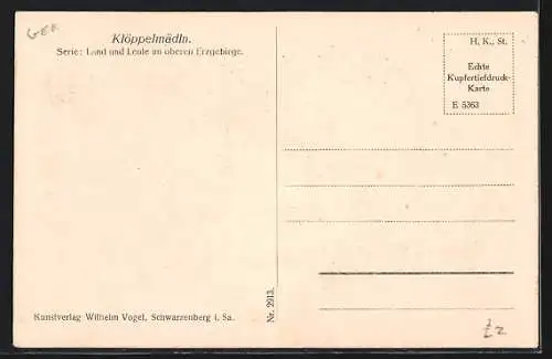 AK Klöppelmädln beim klöppeln im Dorf