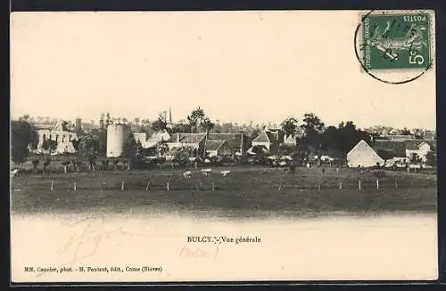 AK Bulcy, Vue générale du village avec champs et bâtiments ruraux
