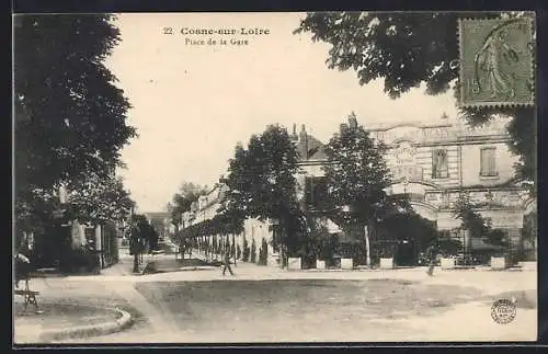 AK Cosne-sur-Loire, Place de la Gare et arbres ombragés