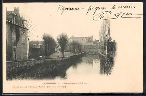 AK Corbigny, La Promenade (côté Est) avec vue sur le canal et maisons environnantes