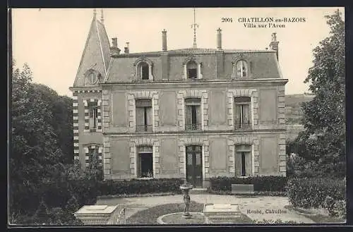 AK Chatillon-en-Bazois, Villa sur l`Aron avec jardin aménagé et fontaine élégante