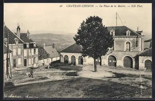 AK Château-Chinon, La Place de la Mairie