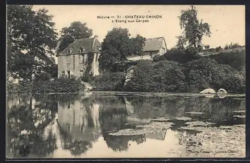 AK Château Chinon, L`Étang aux Carpes et le reflet des bâtiments anciens