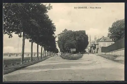 AK La Charité, Place Misère et son allée bordée d`arbres