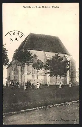 AK Cours, L`Église près de Cosne (Nièvre)