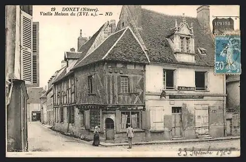 AK Donzy, Vieille Maison du XVIe siècle