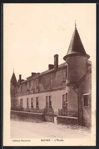 AK Biches, L`école