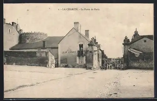 AK La Charité, La Porte de Paris