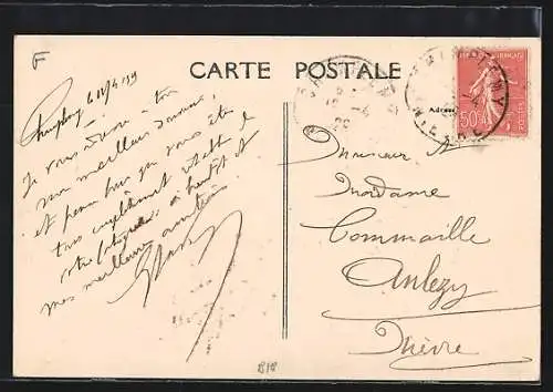 AK Champlemy, Route de Prémery avec fontaine et maisons anciennes