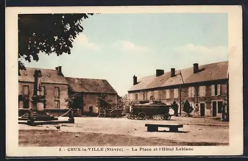 AK Crux-la-Ville, La Place et l`Hôtel Leblanc