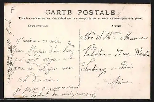 AK Fourchambault, Rue St. Louis animée avec passants et calèches