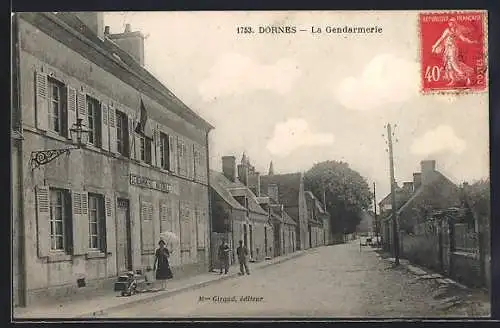 AK Dornes, La Gendarmerie et rue principale animée